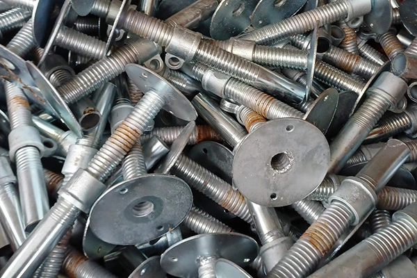 adjustable-screw-jack-with-collar