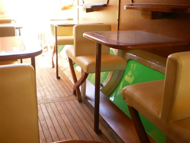 Restaurant boat | Glass bottom boat