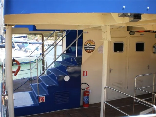 Restaurant boat | Glass bottom boat