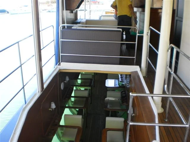 Restaurant boat | Glass bottom boat